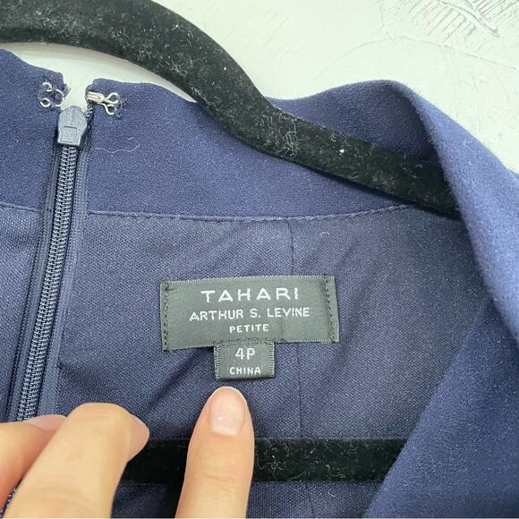 Tahari Arthur S Levine Navy Blue Cap Sleeve Sheath Dress Womens 4P Academia Mini - Picture 2 of 10